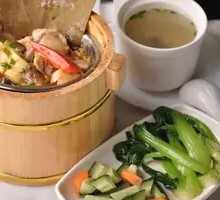 Steamed Spare Ribs in Wooden Bucket Rice