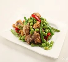 Braised Duck with Mung Beans in Wooden Bucket Rice