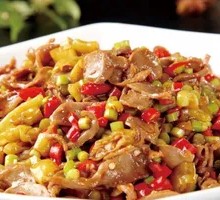 Sour Pickled Beans with Chicken Gizzard