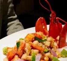 Secret-Style Three-Onion Stir-Fried Lobster