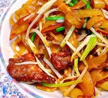 Dry-Fried Beef Rice Noodles
