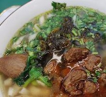 Sour Cabbage Braised Beef Noodles