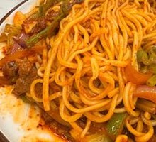 Stir-Fried Yellow Beef Noodles