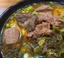 Sour Cabbage Braised Beef Noodles