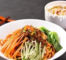 Spicy Noodles with Fried Sauce