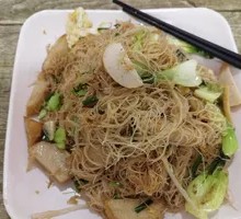 Wenzhou Fish Cake and Egg Stir-fried Rice Noodles