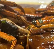 A Niang Braised Hair Crab with Longquan Naked Noodles