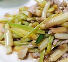 Wild Water Chestnut with Pork Strips