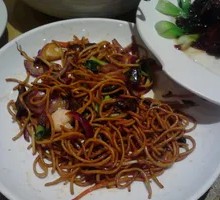 Seafood Stir-Fried Noodles