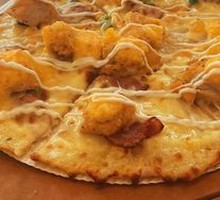 Golden Yolk Chicken Pizza