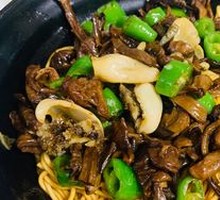 Sichuan-style Pepper Chicken Offal Noodles
