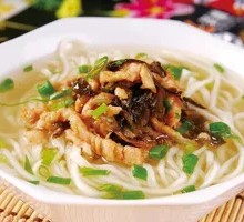 Pickled Cabbage and Pork Noodles