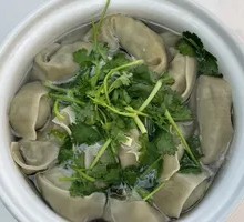 Full-Filled Vegetable and Meat Large Wontons