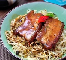 Braised Pork Noodles