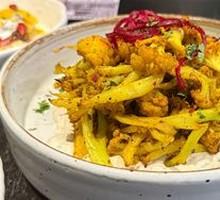 Roasted Cauliflower with Yogurt Sauce