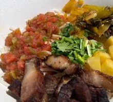 Pineapple Braised Pork Rice Noodles