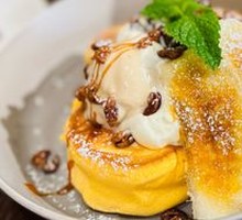 Amber Almond Banana Pancake