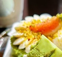 Pistachio Grapefruit Low-Sugar Basque Cheesecake