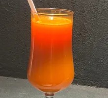 Freshly Squeezed Juice (Apple + Carrot)