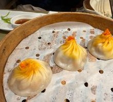 Signature Crab Roe Steamed Buns