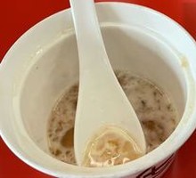 Coconut-Stewed Peach Gum and Tremella