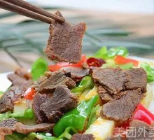 土豆烧牛肉盖浇面