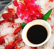 Spicy Hand-Grabbed Crawfish