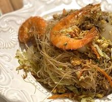 Three Delicacies Stir-Fried Noodles