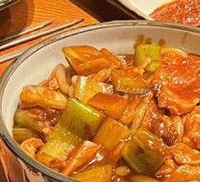 Stir-fried Rice Noodles with Chicken