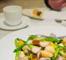 Dry Onion and Asparagus Stir-fried Sea Tiger Shrimp