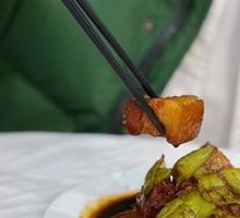 Braised Pork with Green Chili