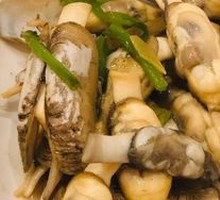 Stir-Fried Clams with Ginger and Scallions