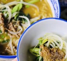 Garlic Stir-fried Beef Noodle Soup