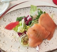 Smoked Salmon with Grapefruit Salad
