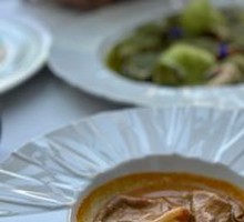 Wagyu Yellow Curry Pot with Soft-Boiled Egg and Buttered Bread