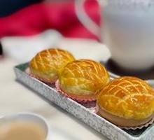 Crispy Pastry Pineapple Bun with Water Milk