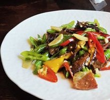 Nuo Deng Ham Stir-Fried with Boletus edulis