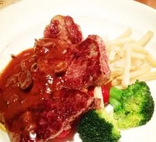 Sirloin Steak with Black Pepper Sauce
