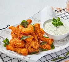 Crispy Seafood Medley