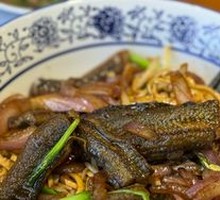 Shrimp and Eel Stir-Fried with Noodles