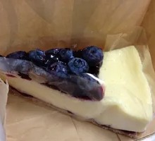 Vanilla Blueberry Cupcake