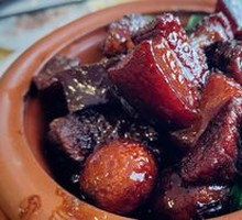 Braised Pork with Quail Eggs