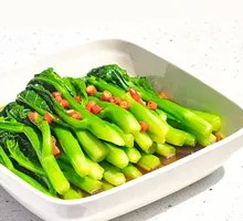 Steamed Bok Choy in White Sauce