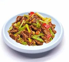 Stir-Fried Beef with Yellow Onion