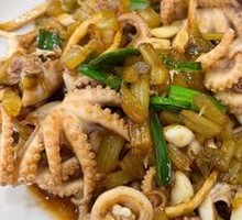 Snow Cabbage Stir-fried with Sea Snail