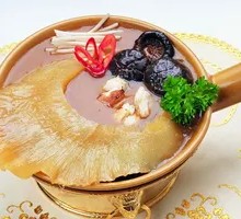 Braised Crab Meat and Abalone in Clay Pot