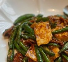 Coddled Egg Stir-Fried Black Pig Meat