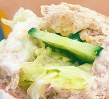Aromatic Tuna Sandwich