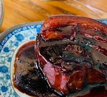 Shanghai-style Braised Pork Noodles