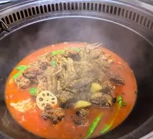 Stewed Goose in Iron Pot